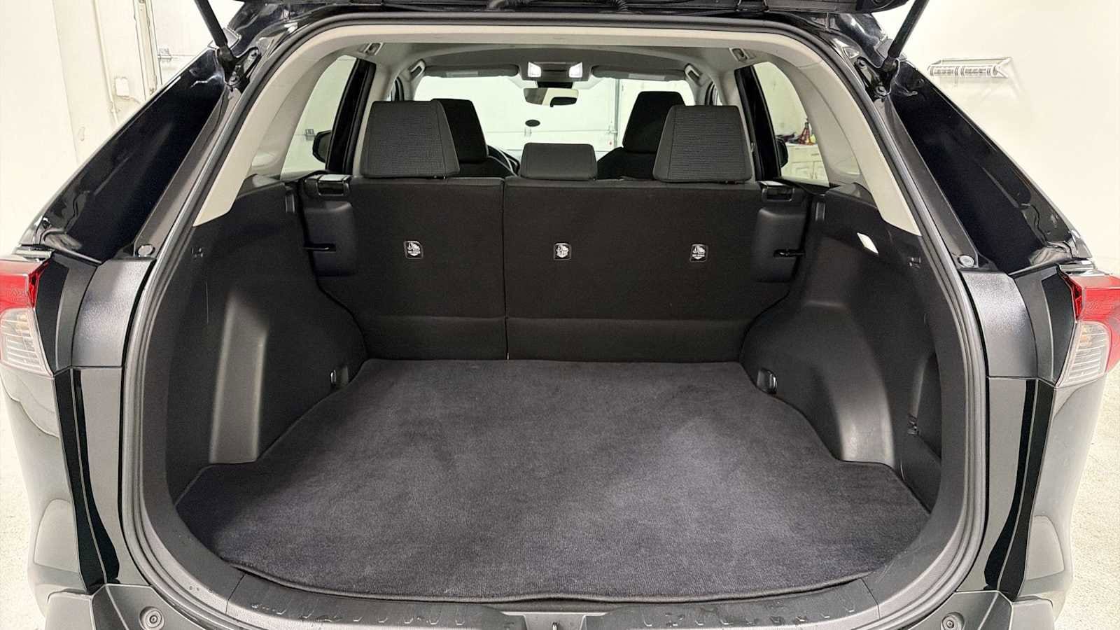 Thumbnail: 2022 Toyota RAV4 - 26