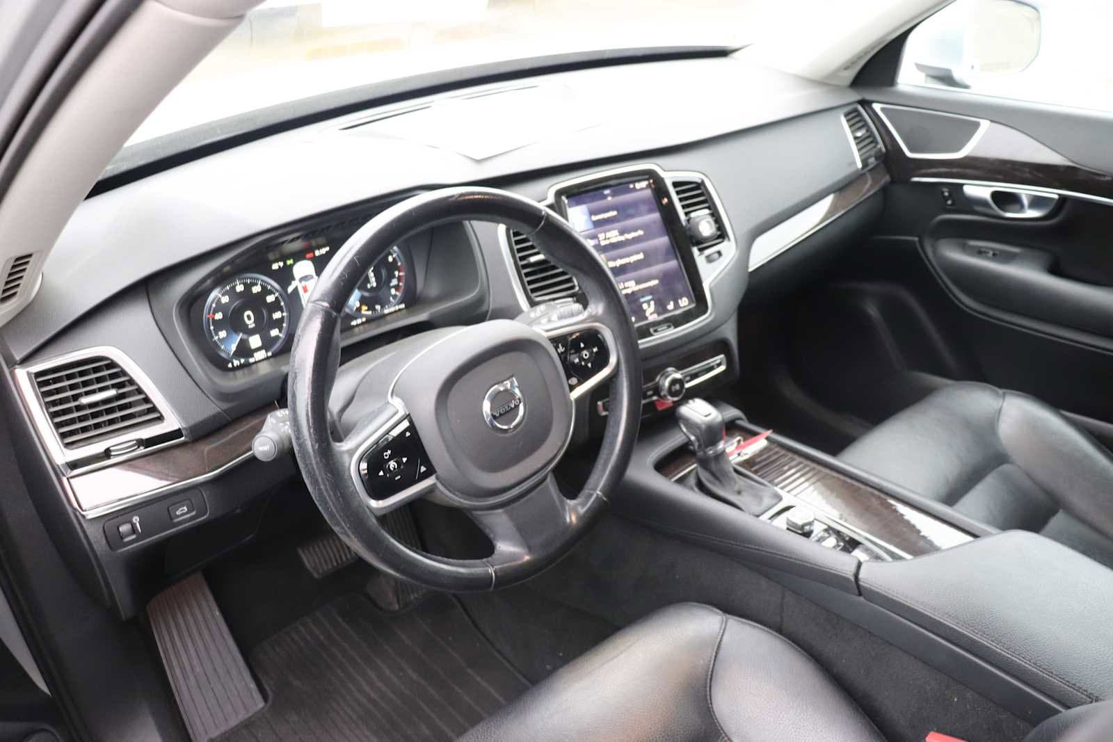 Thumbnail: 2017 Volvo XC90 - 10