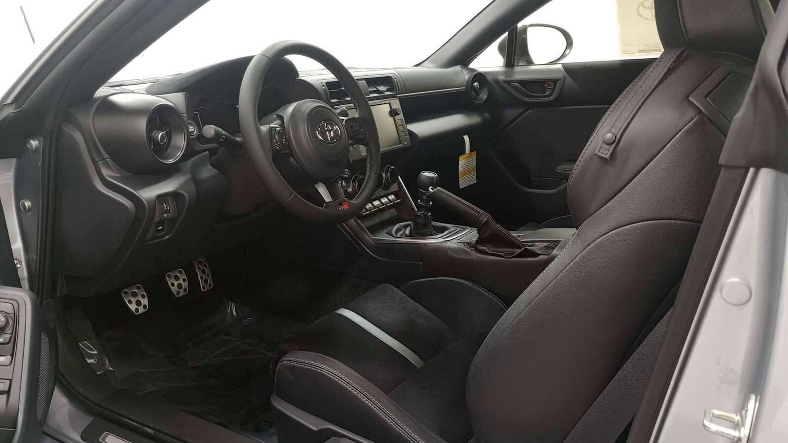 2025 Toyota GR86 Premium 12