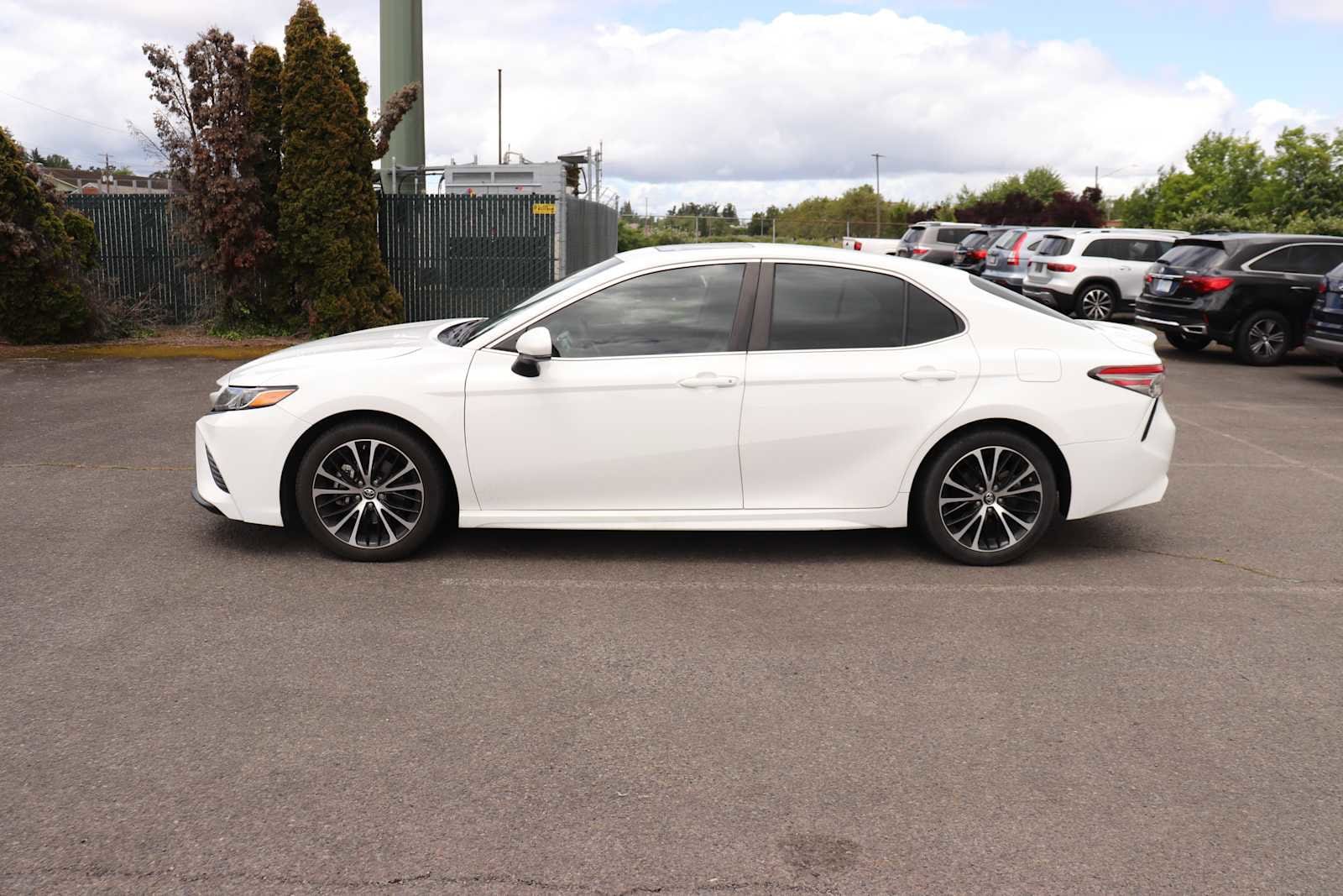 Thumbnail: 2018 Toyota Camry - 8