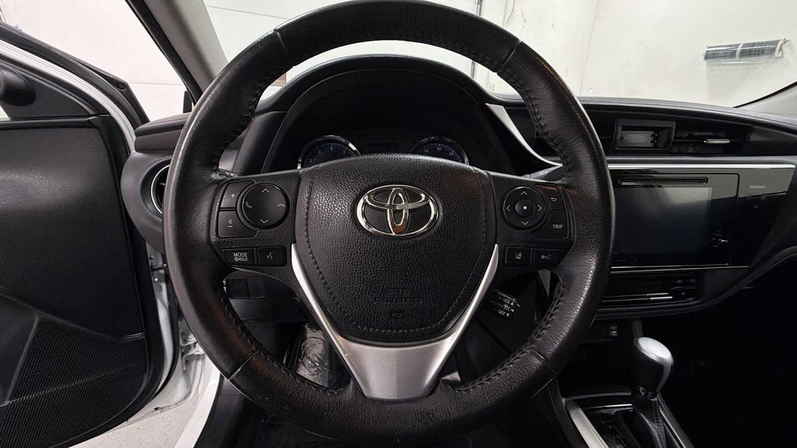 Thumbnail: 2017 Toyota Corolla - 16