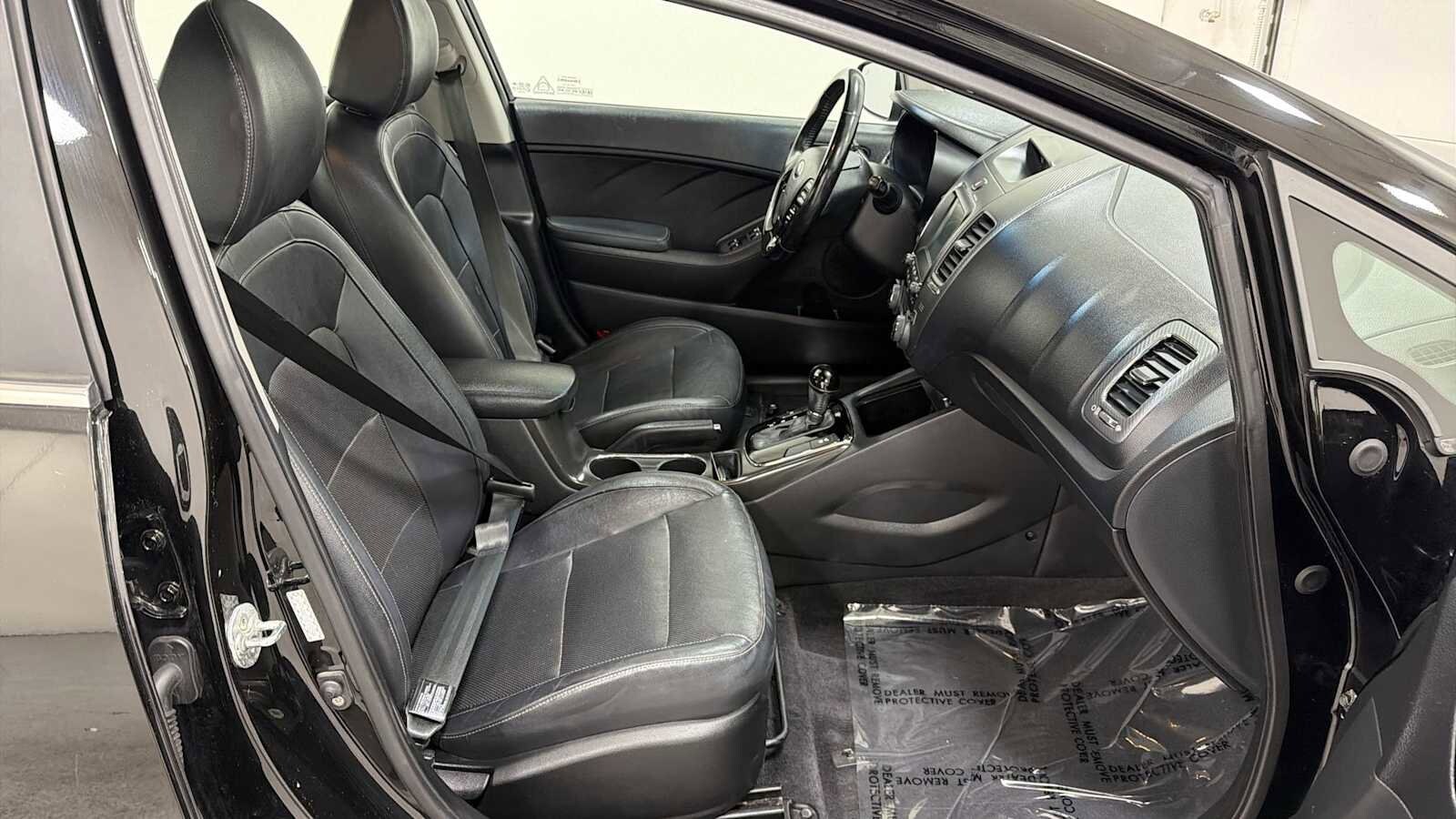 Thumbnail: 2017 Kia Forte - 29