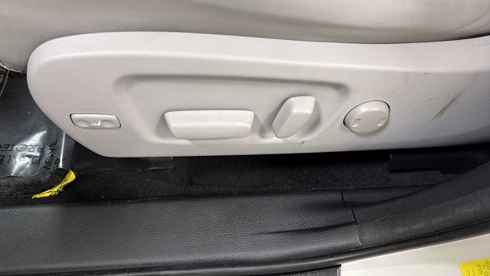 Thumbnail: 2017 Toyota Highlander - 14