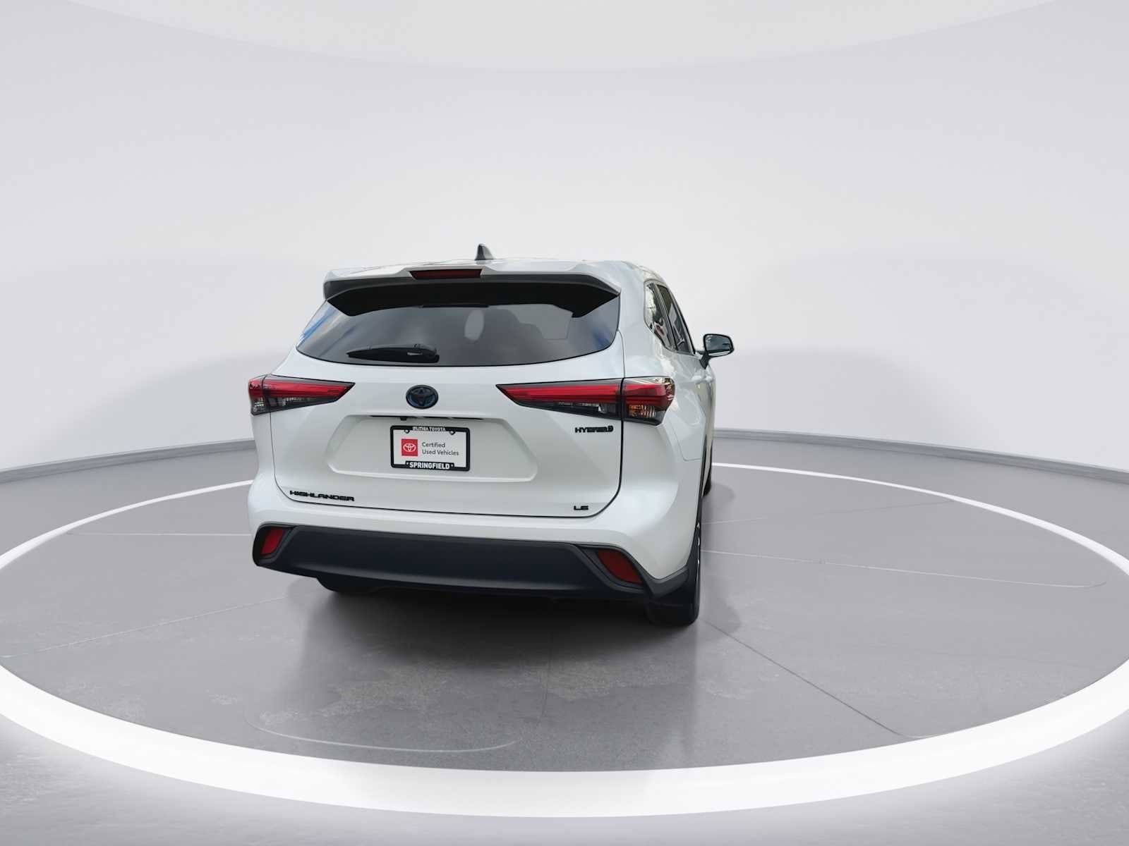 Thumbnail: 2023 Toyota Highlander - 7