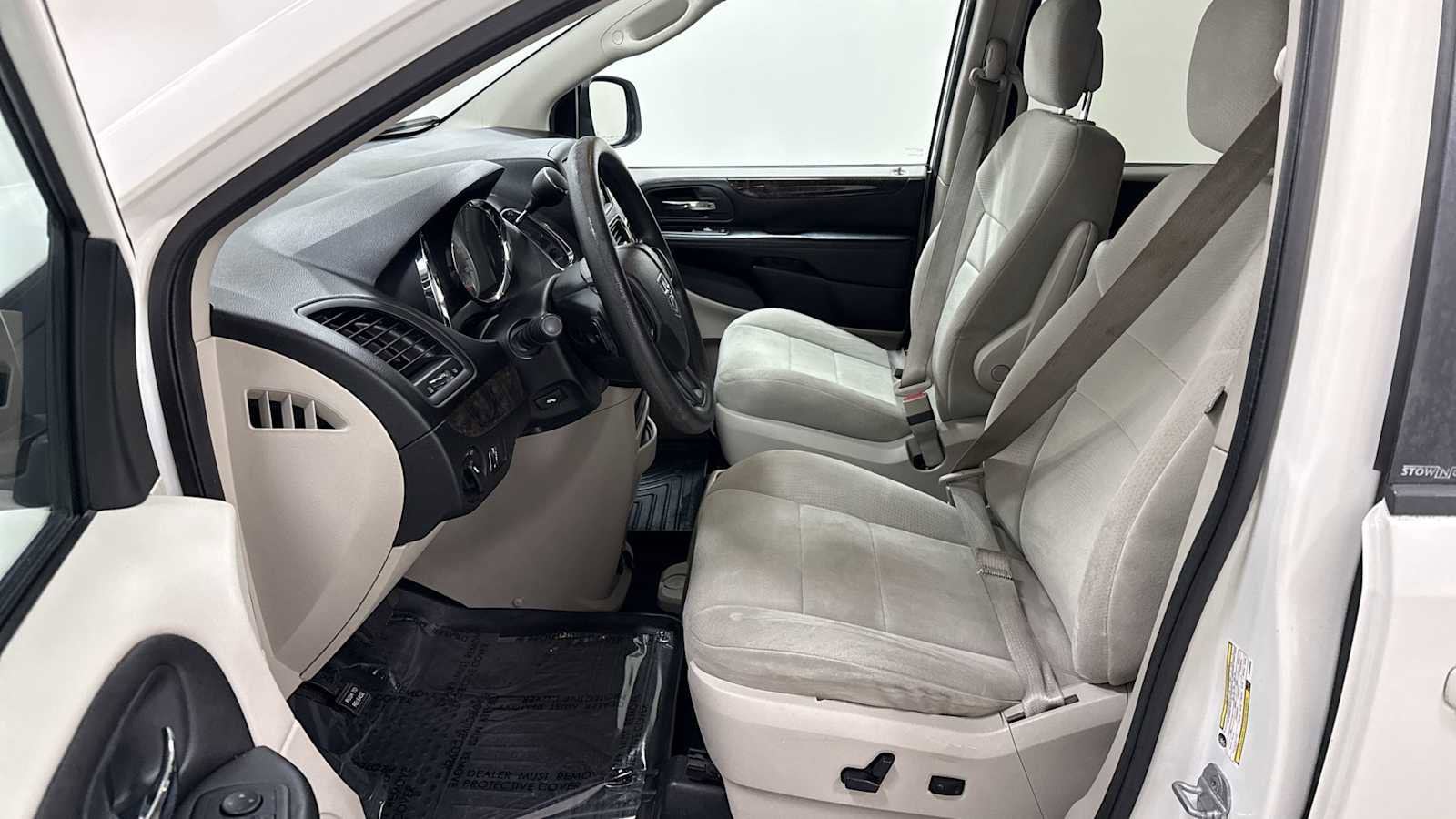 Thumbnail: 2011 Dodge Grand Caravan - 13