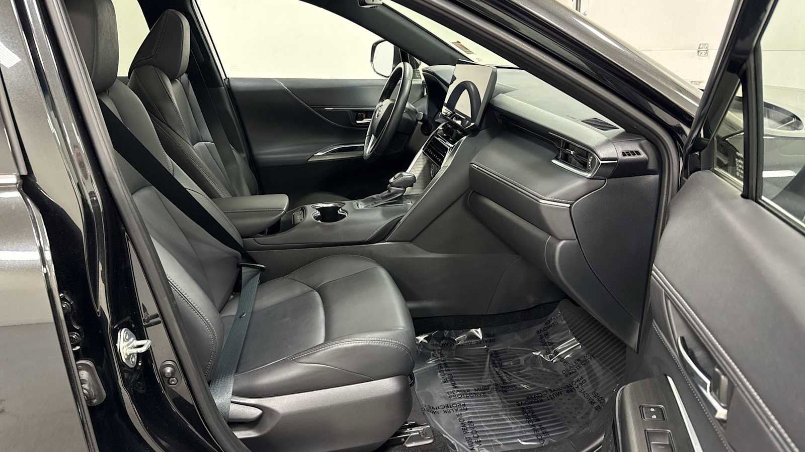 Thumbnail: 2023 Toyota Venza - 29