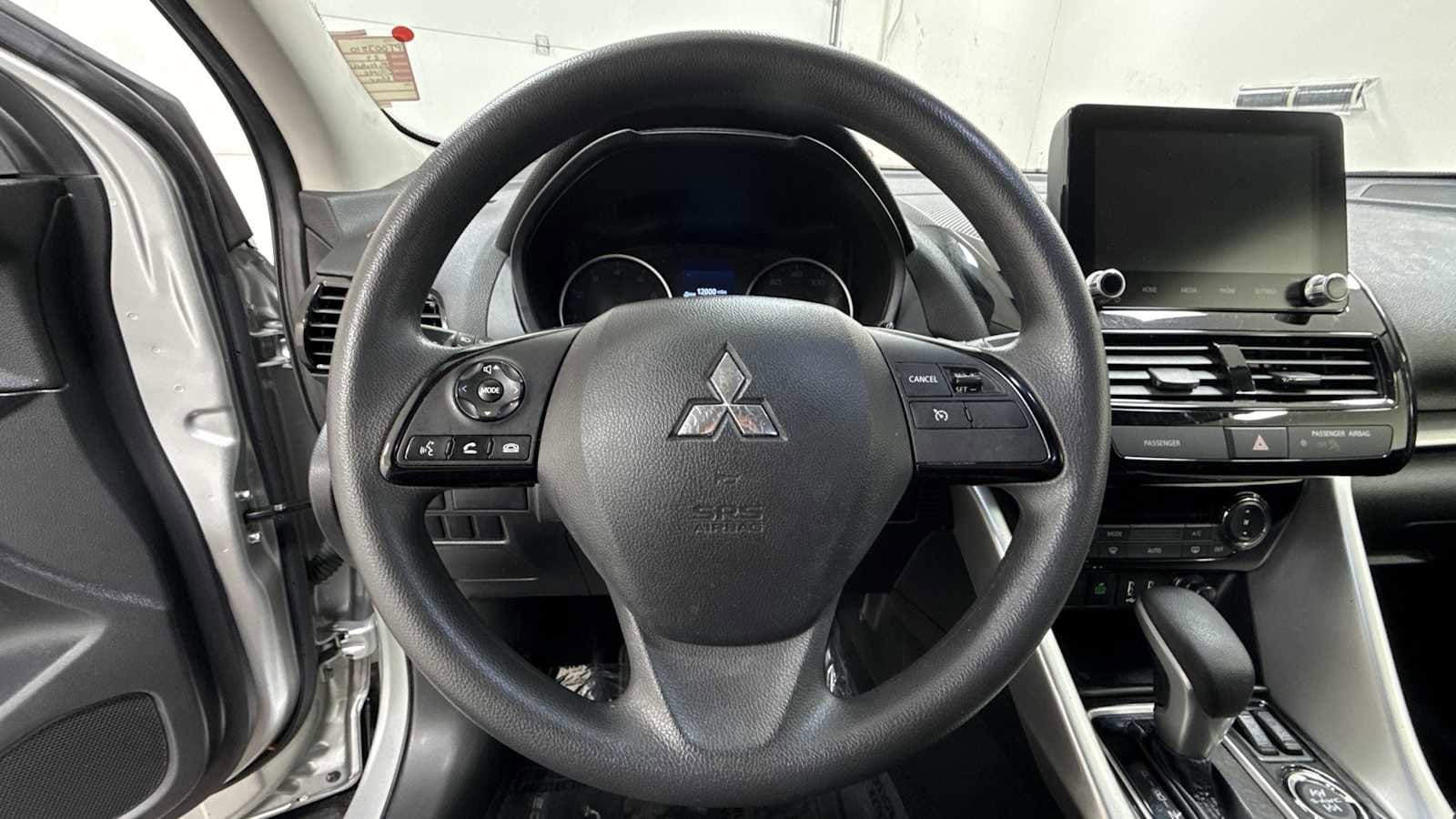 Thumbnail: 2023 Mitsubishi Eclipse Cross - 16