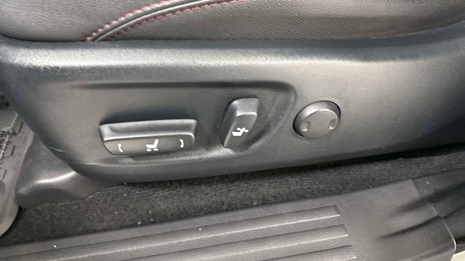 Thumbnail: 2022 Toyota 4Runner - 14