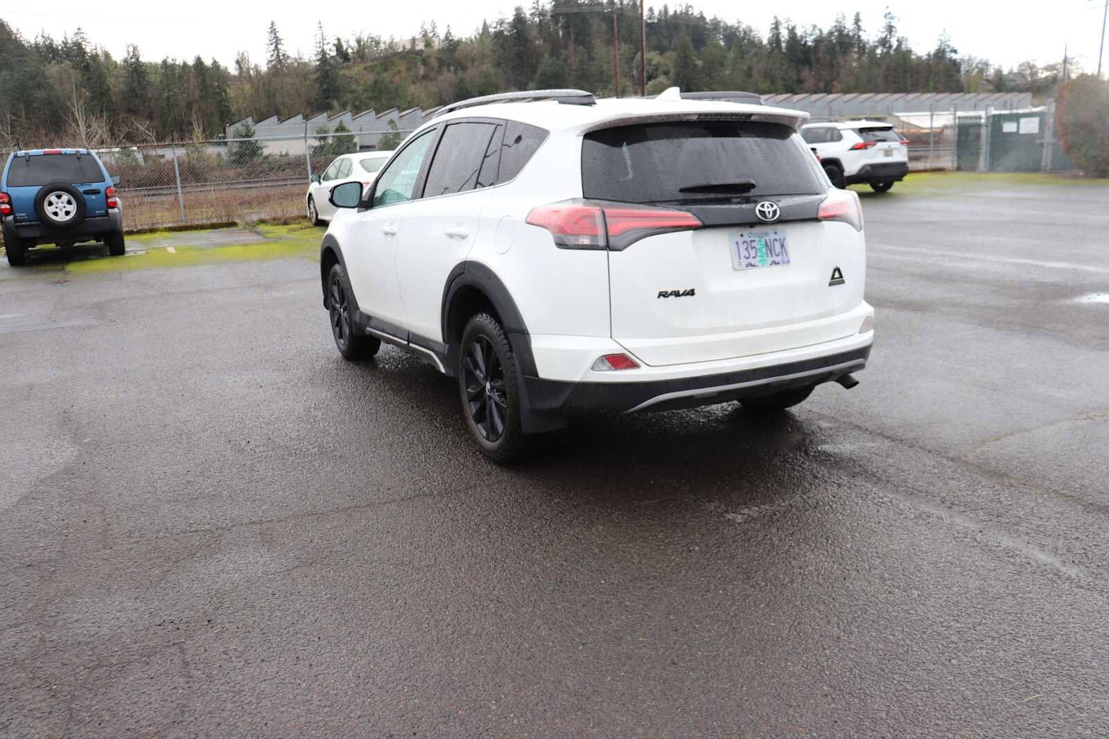 Thumbnail: 2018 Toyota RAV4 - 7