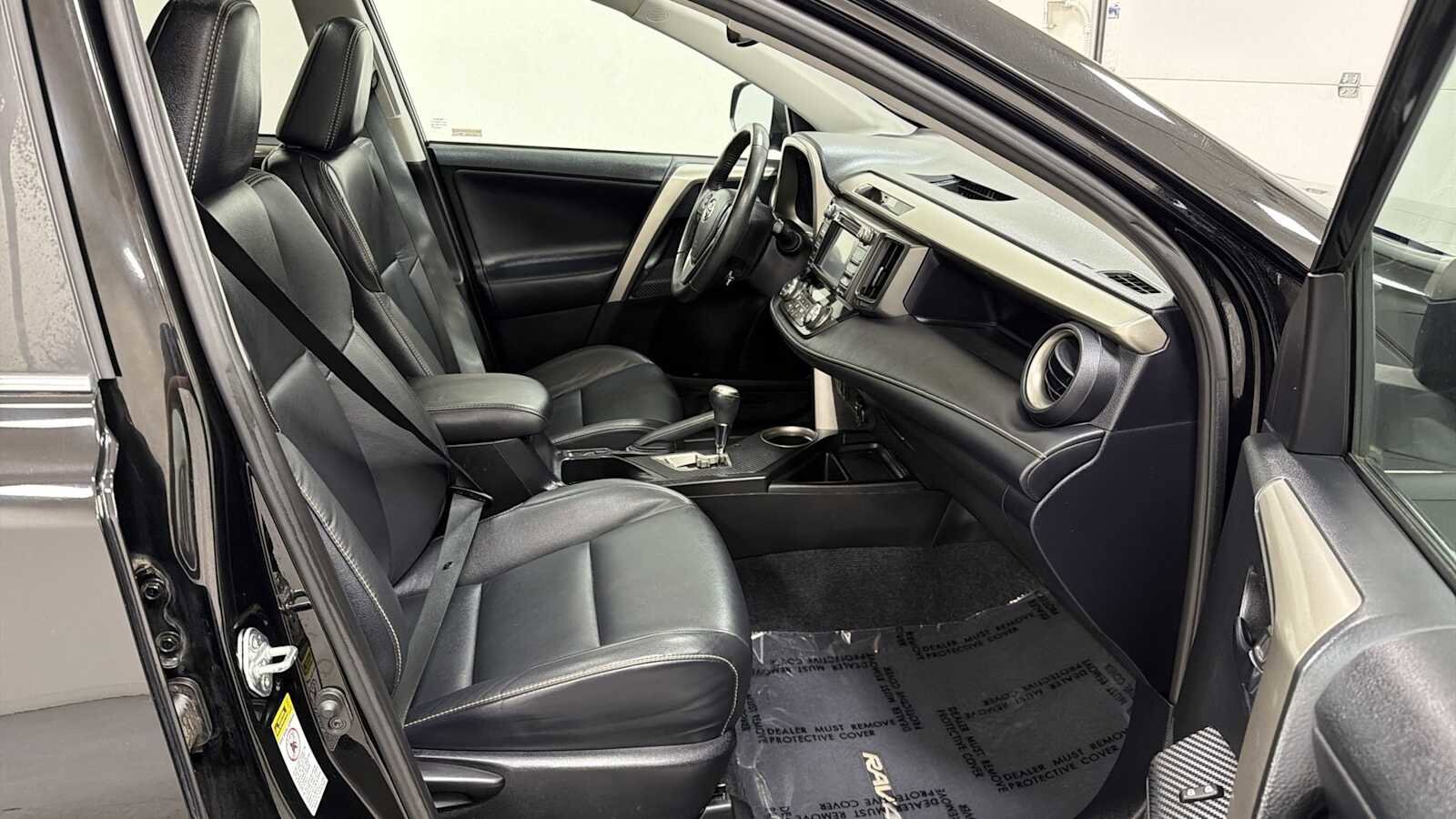 Thumbnail: 2015 Toyota RAV4 - 30