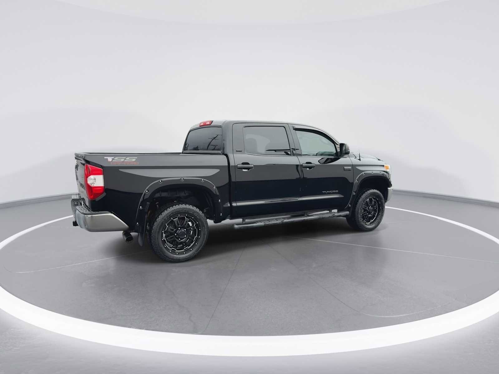 Thumbnail: 2017 Toyota Tundra - 8