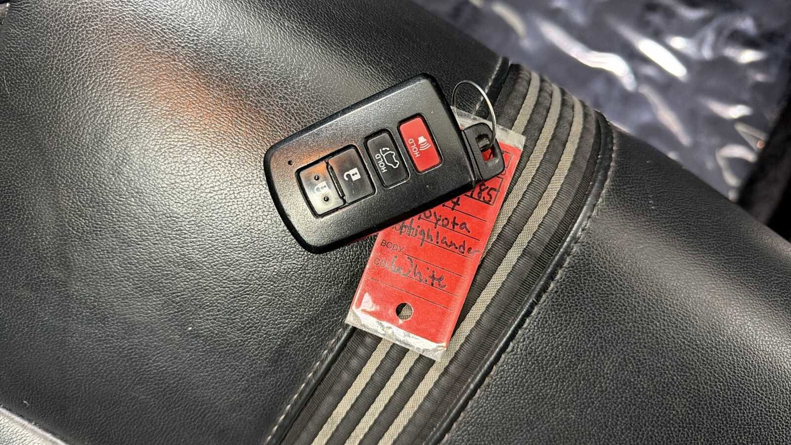 Thumbnail: 2017 Toyota Highlander - 33