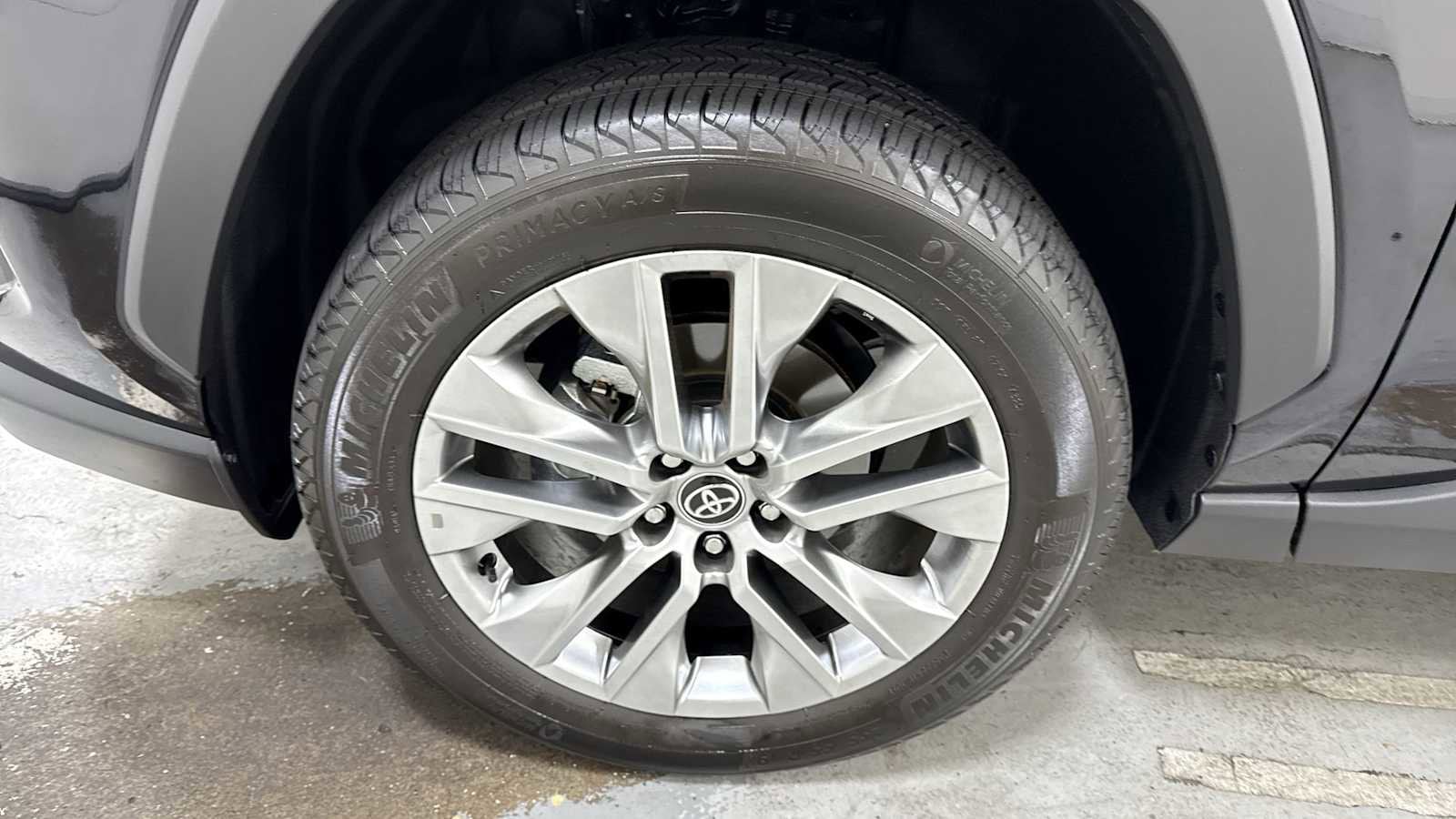 Thumbnail: 2025 Toyota RAV4 - 10