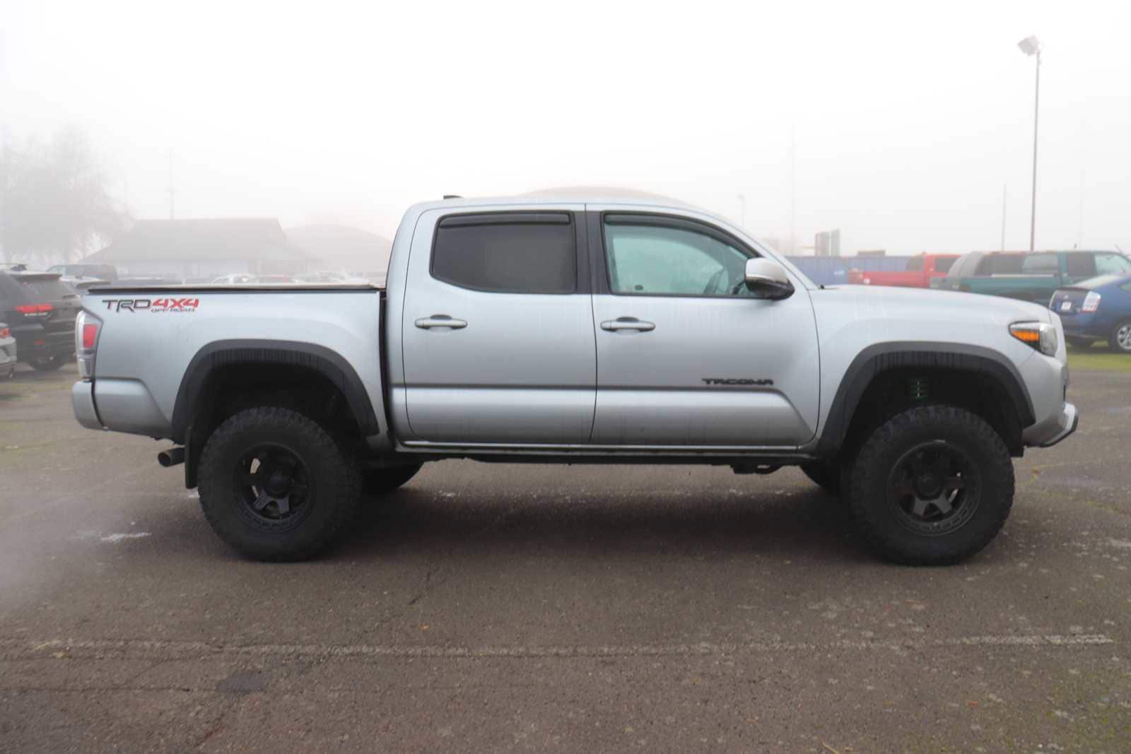 Thumbnail: 2020 Toyota Tacoma - 4