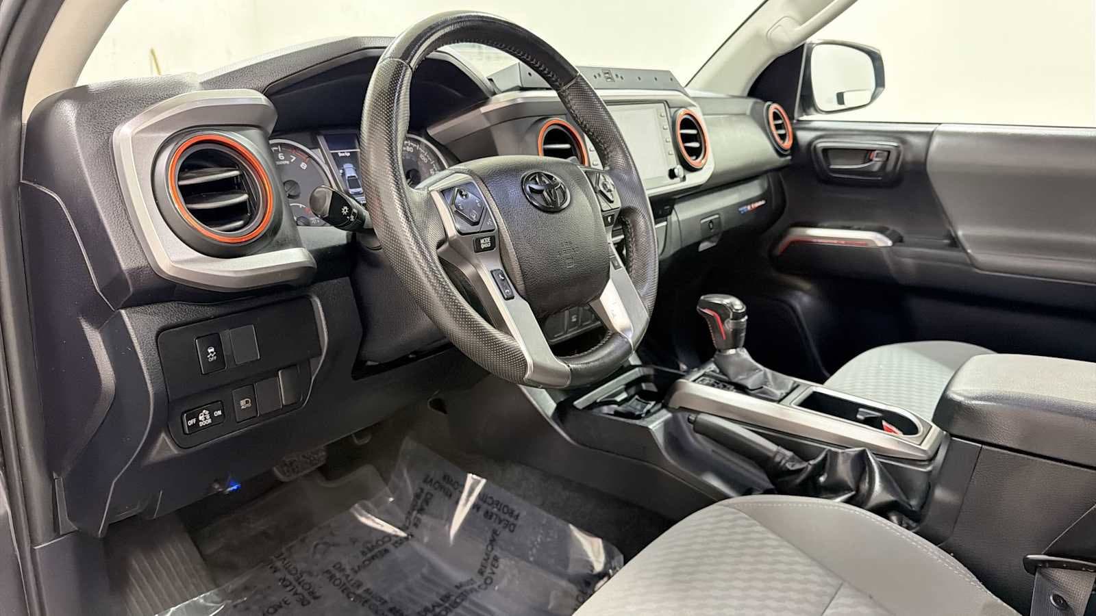 Thumbnail: 2021 Toyota Tacoma - 12