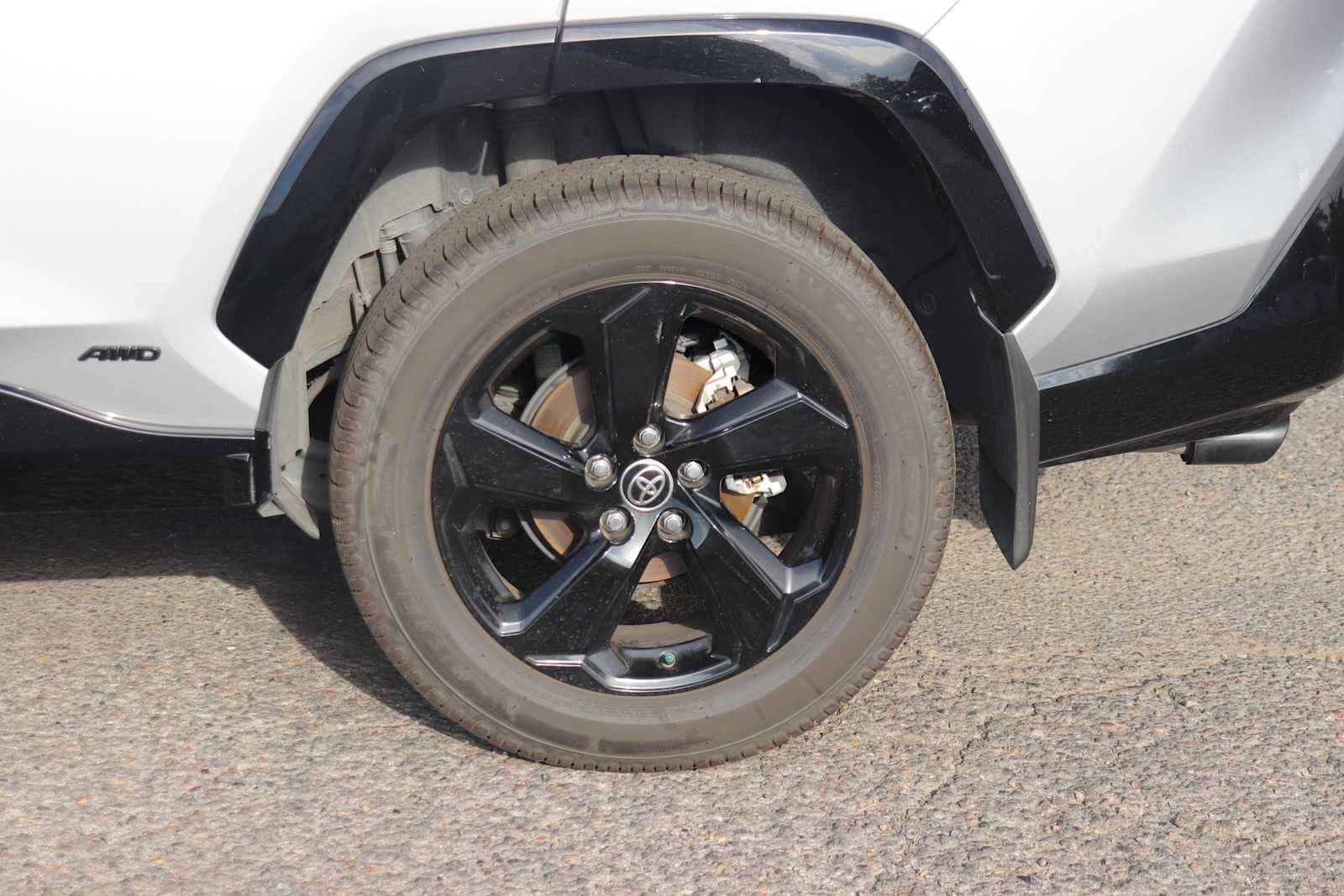 Thumbnail: 2021 Toyota RAV4 - 9