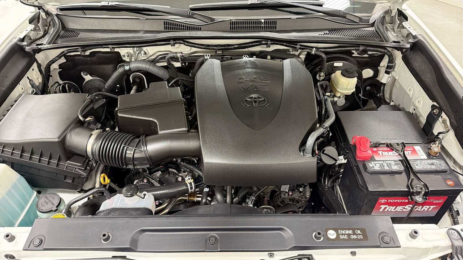 Thumbnail: 2016 Toyota Tacoma - 30