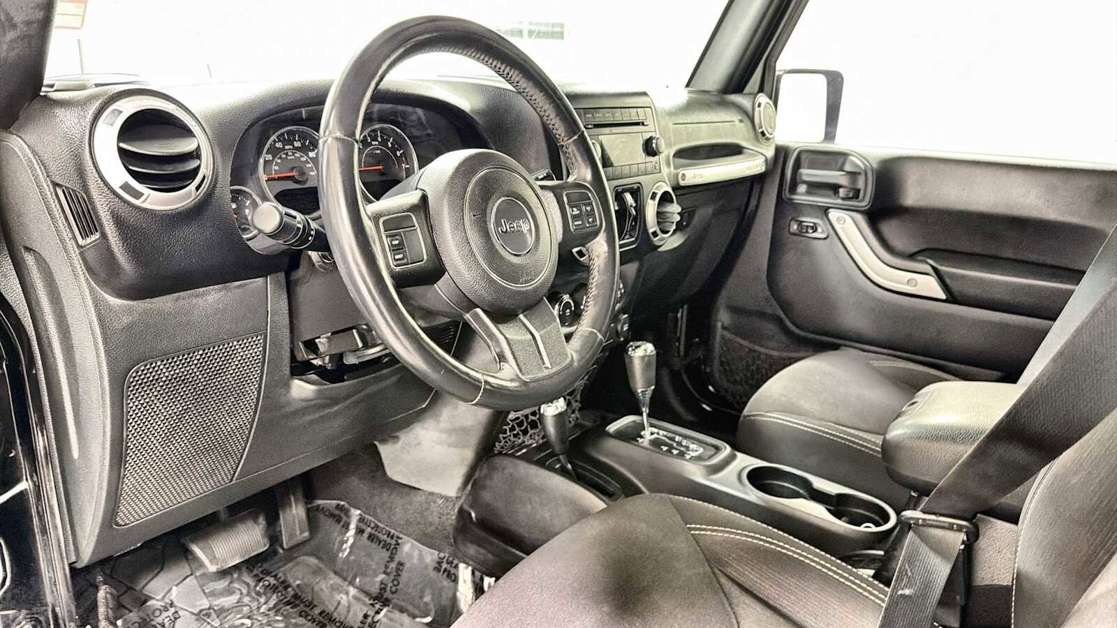 Thumbnail: 2015 Jeep Wrangler - 11