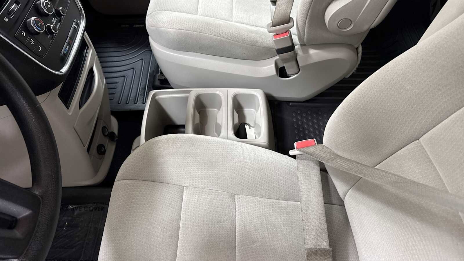 Thumbnail: 2011 Dodge Grand Caravan - 21