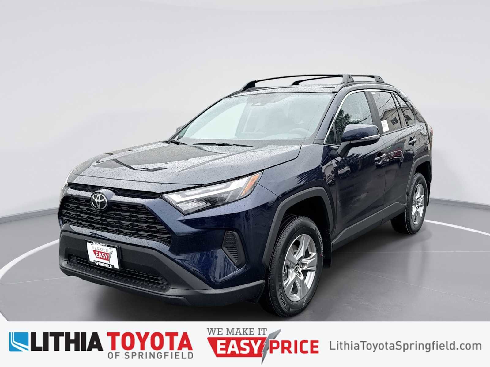 2025 Toyota RAV4 XLE's photo