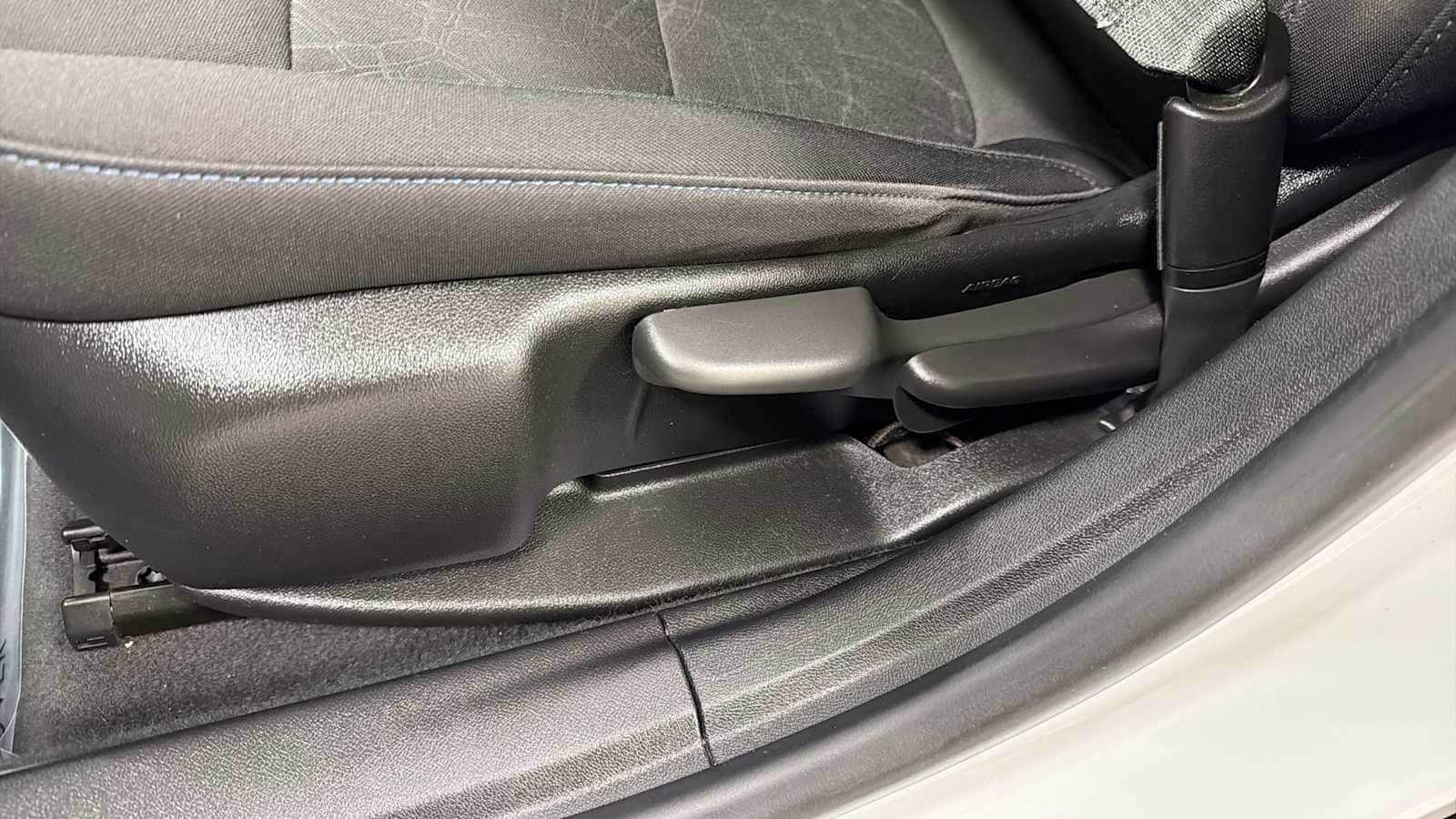 Thumbnail: 2018 Chevrolet Volt - 14