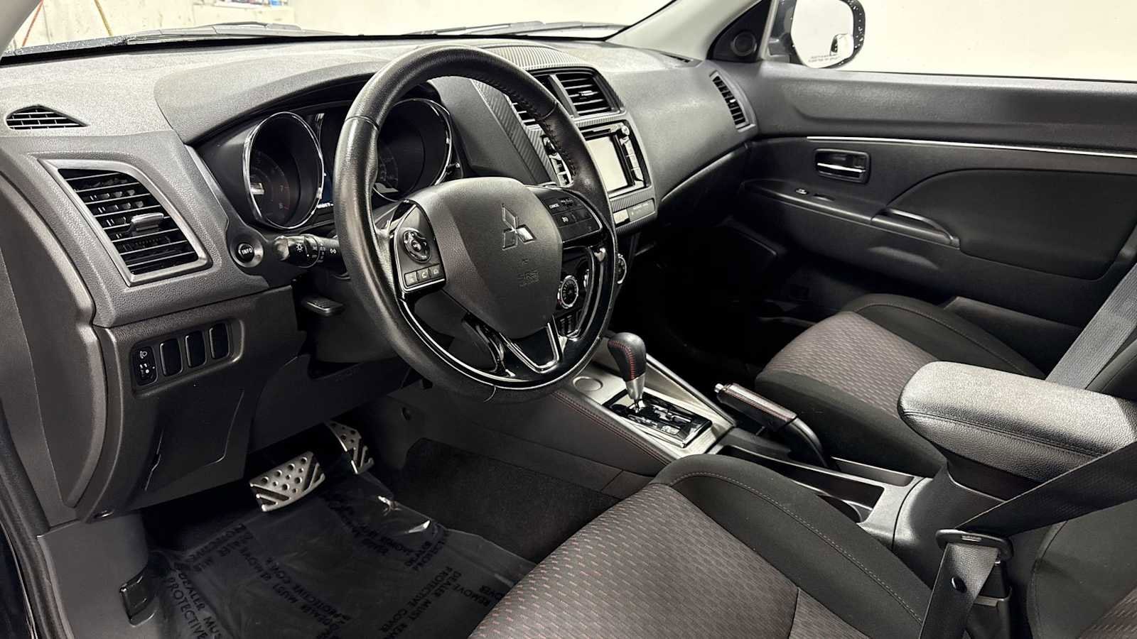 Thumbnail: 2018 Mitsubishi Outlander Sport - 12