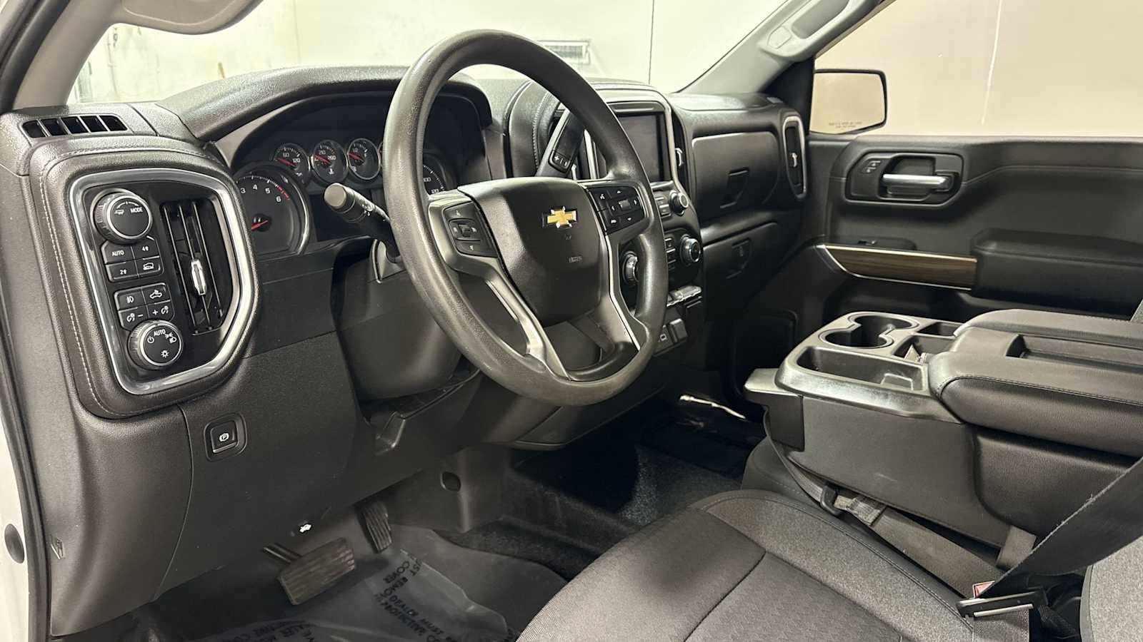 Thumbnail: 2020 Chevrolet Silverado 1500 - 12