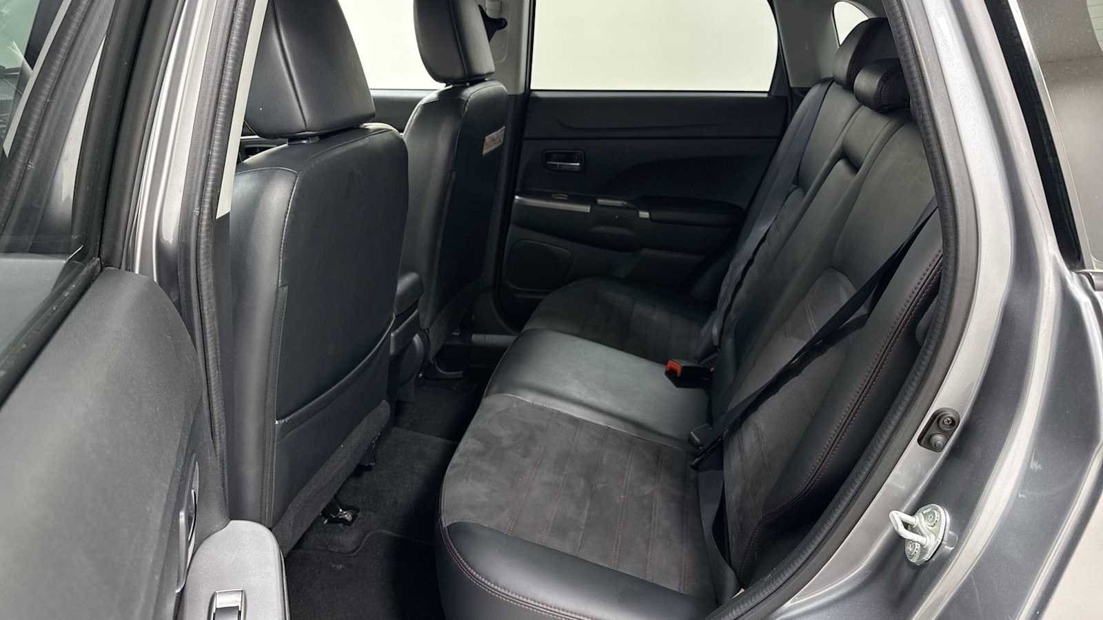 Thumbnail: 2018 Mitsubishi Outlander Sport - 23
