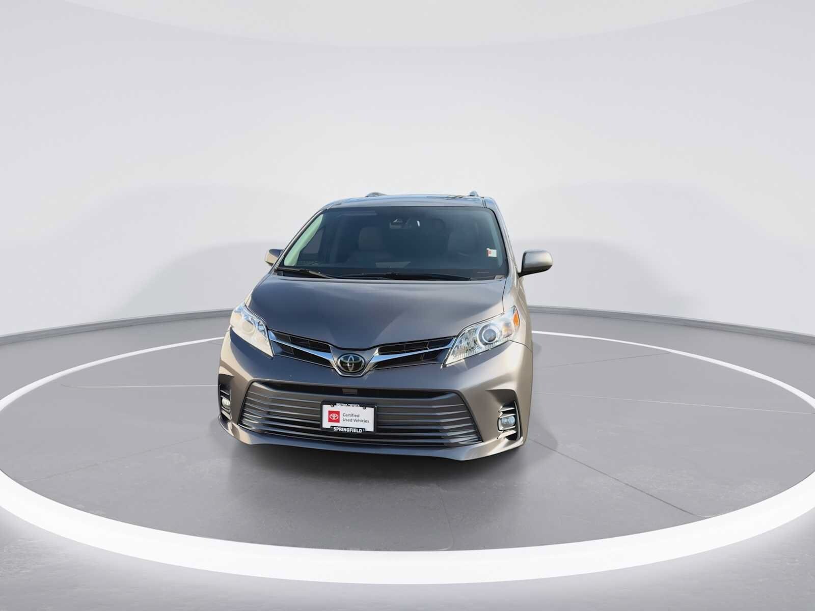 Thumbnail: 2020 Toyota Sienna - 3