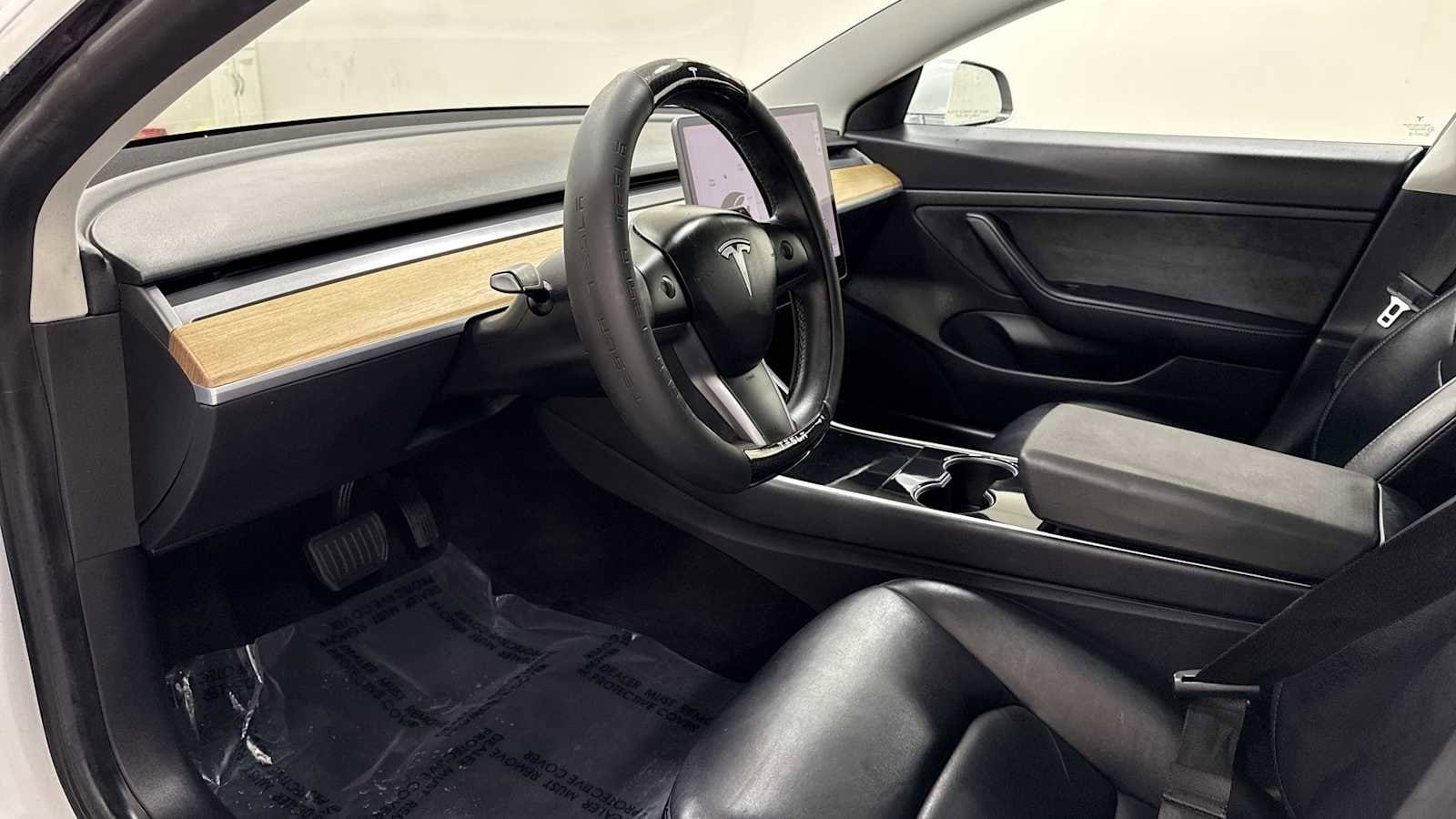 Thumbnail: 2020 Tesla Model 3 - 12