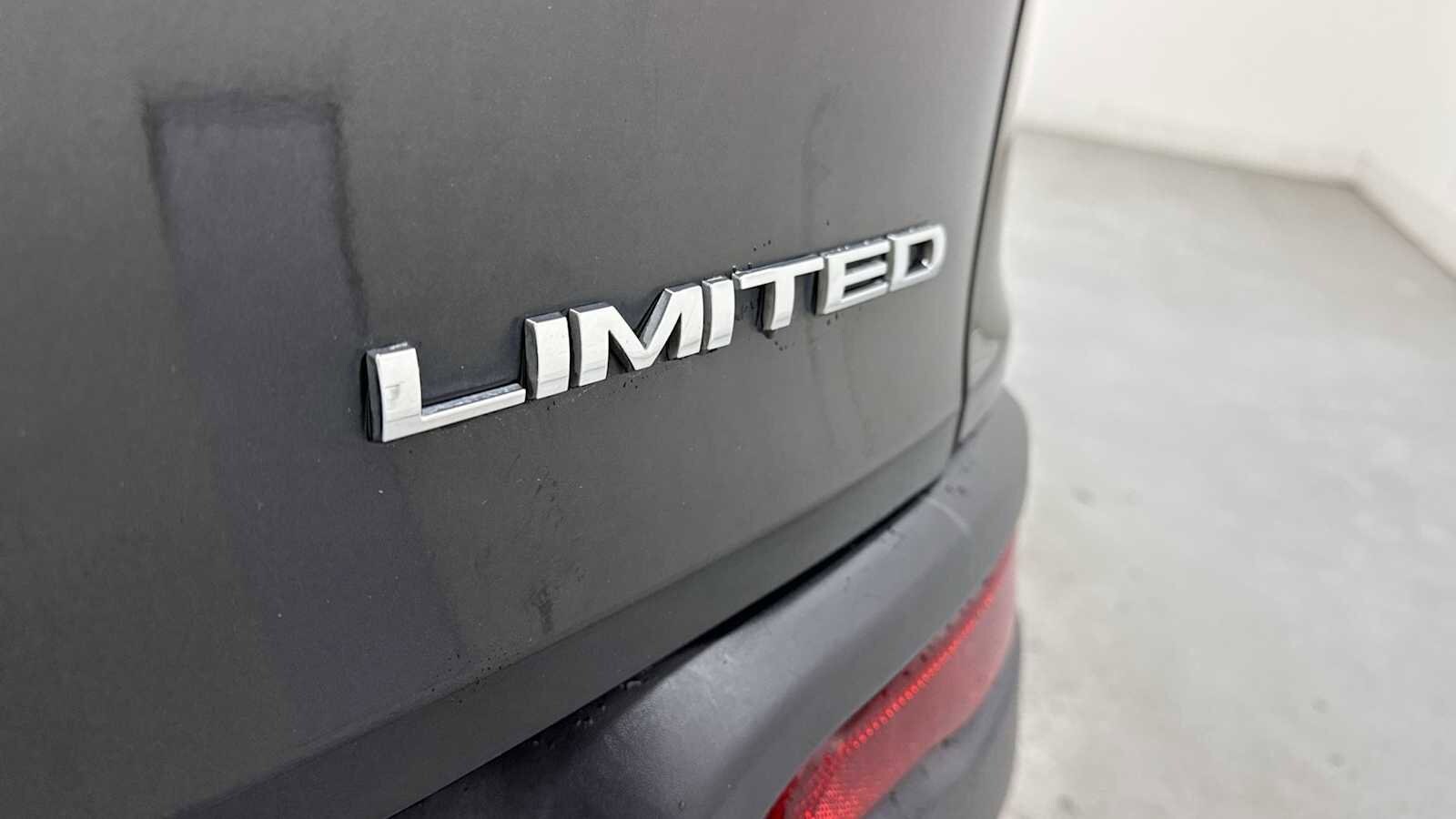 Thumbnail: 2014 Jeep Cherokee - 28