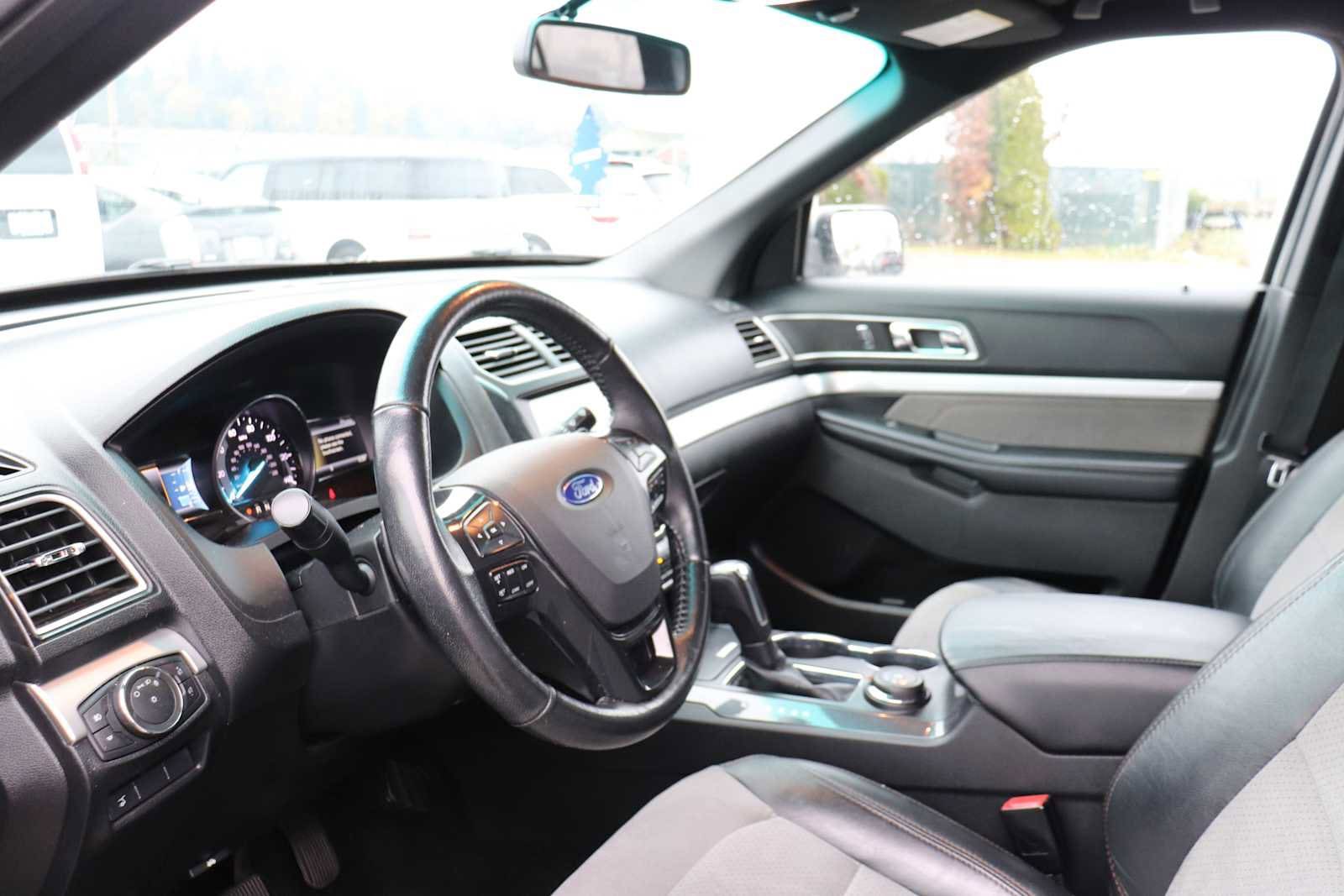 Thumbnail: 2017 Ford Explorer - 10