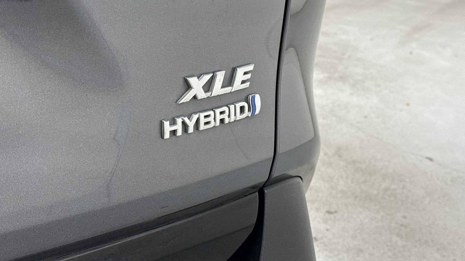 Thumbnail: 2021 Toyota RAV4 - 28