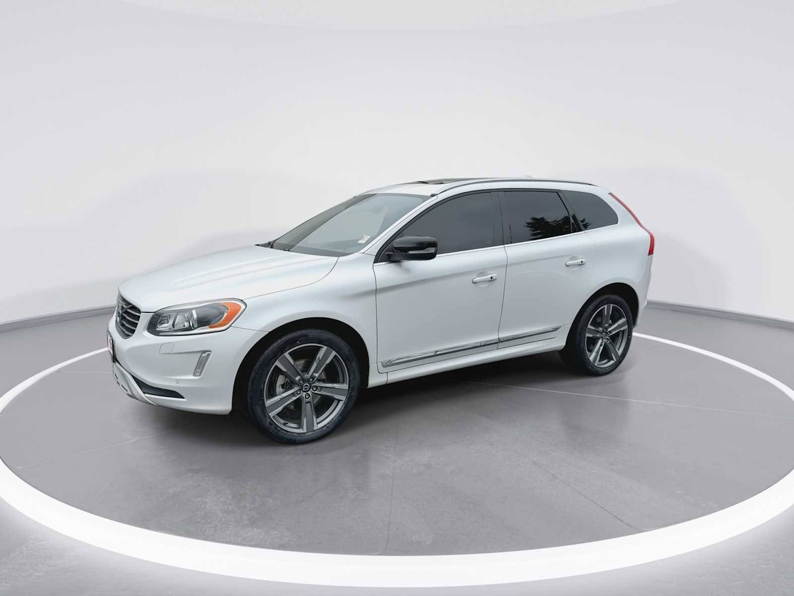 Thumbnail: 2017 Volvo XC60 - 4