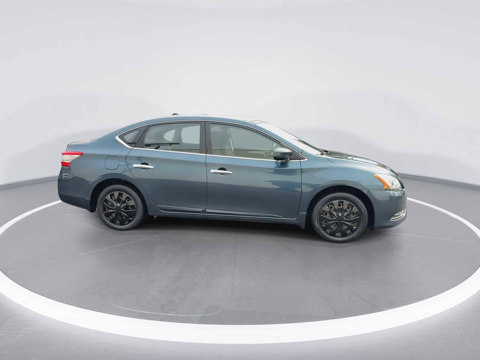 Thumbnail: 2015 Nissan Sentra - 9