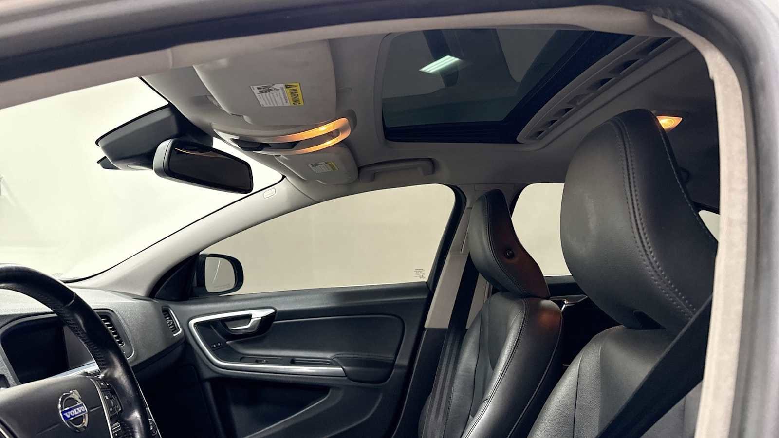 Thumbnail: 2015 Volvo S60 - 22