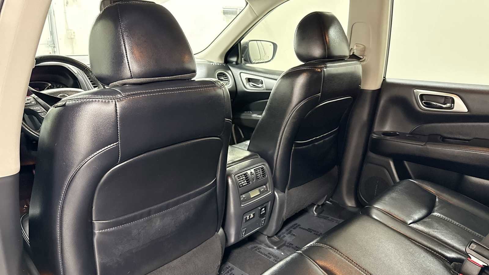 Thumbnail: 2019 Nissan Pathfinder - 26