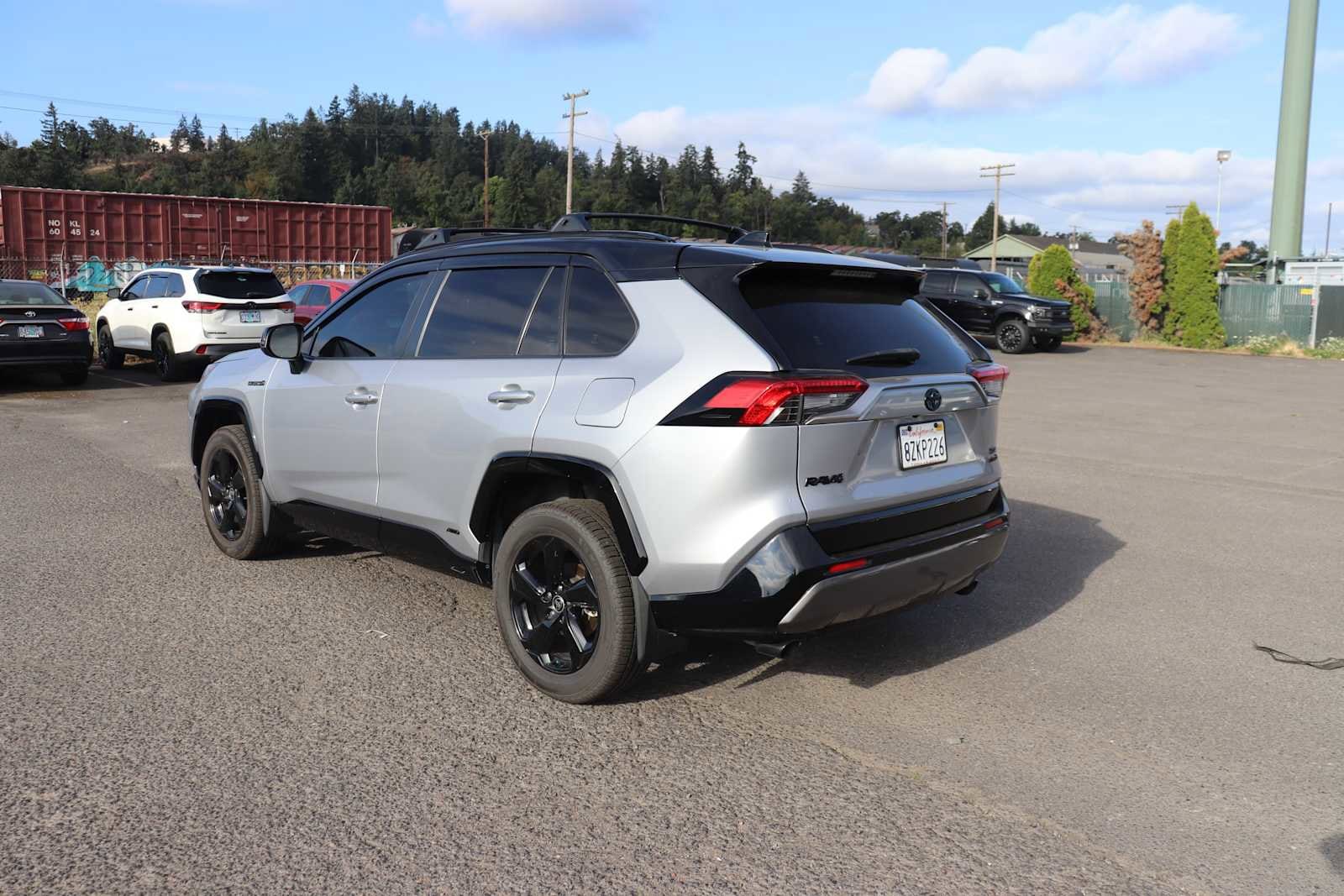 Thumbnail: 2021 Toyota RAV4 - 7
