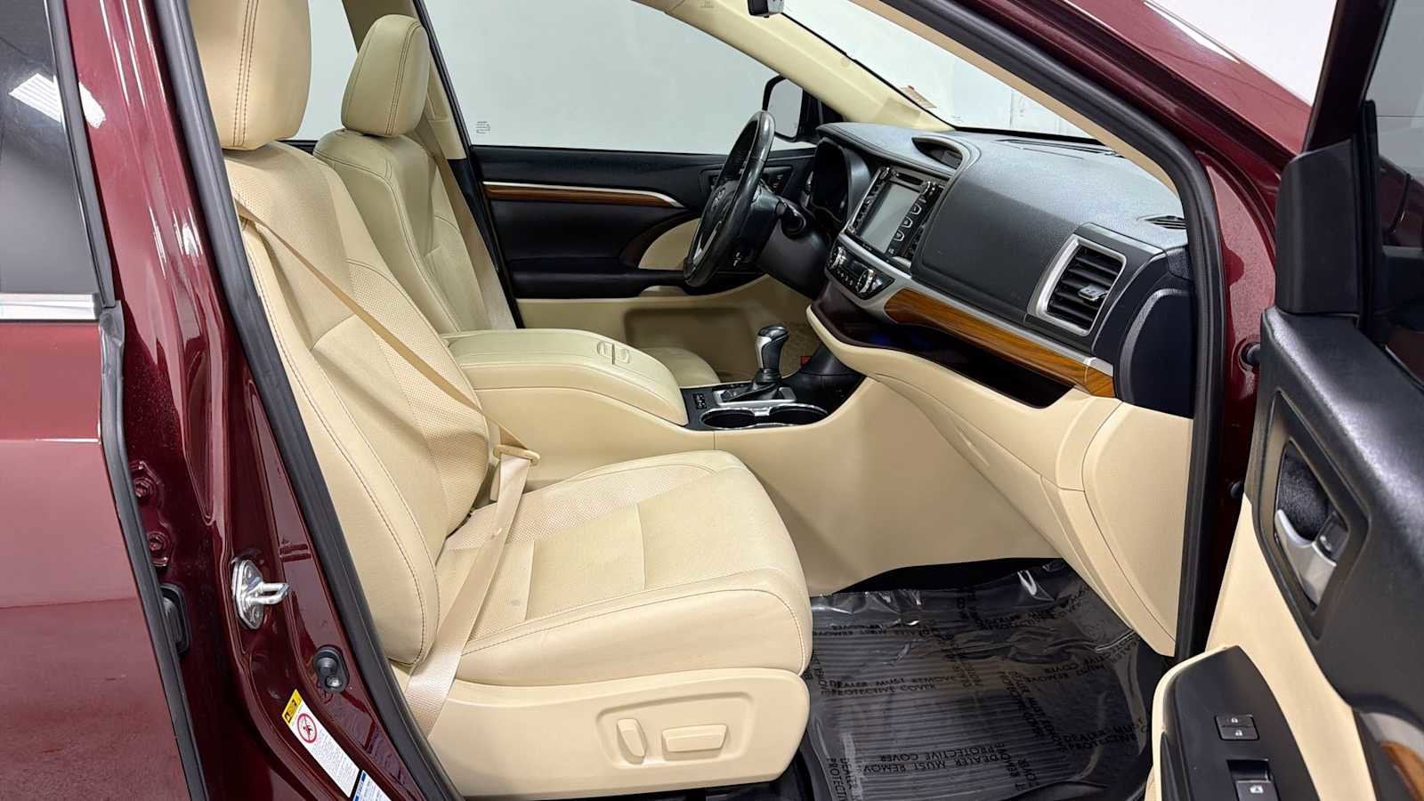Thumbnail: 2019 Toyota Highlander - 31