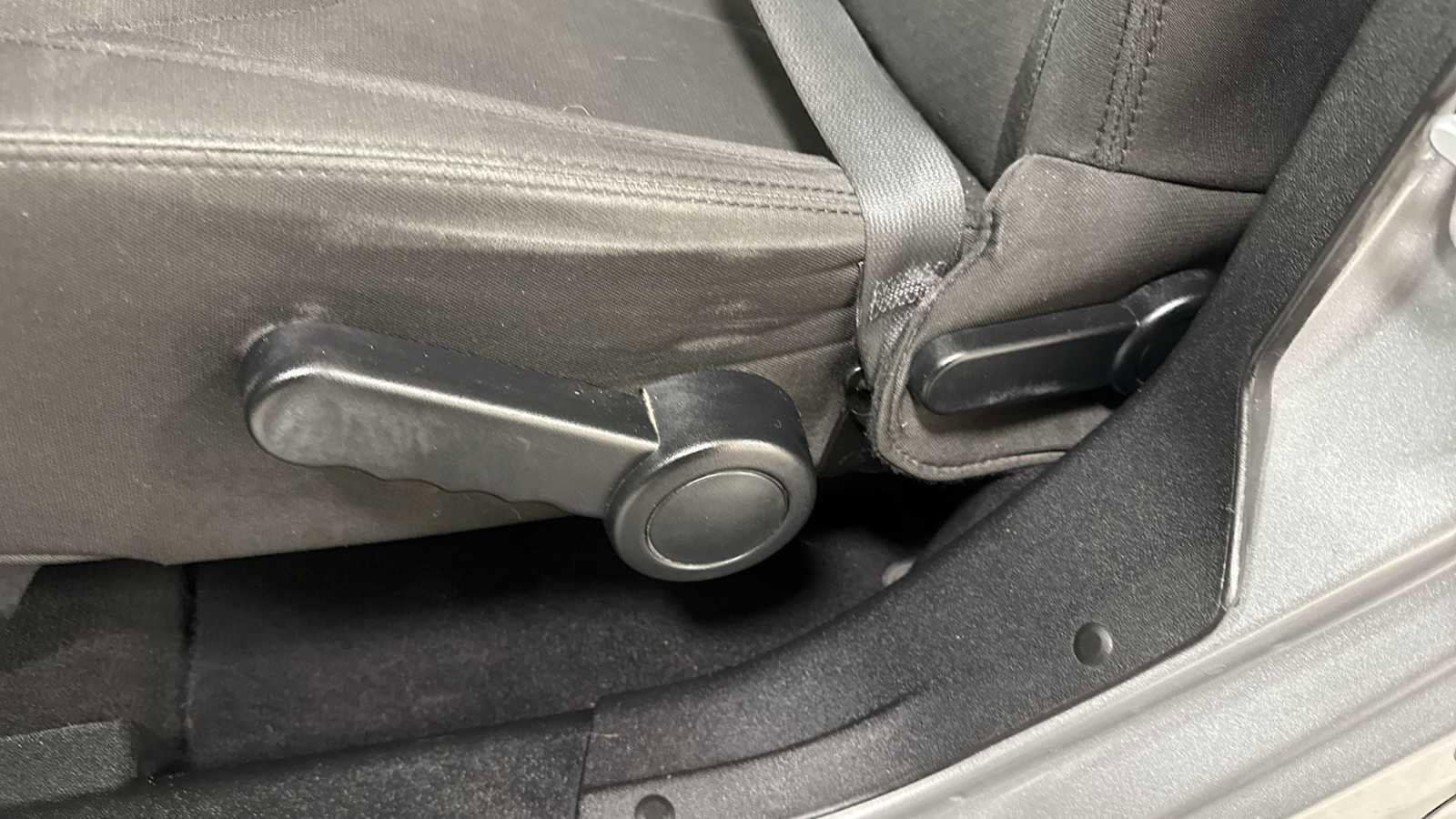 Thumbnail: 2017 Jeep Wrangler - 14