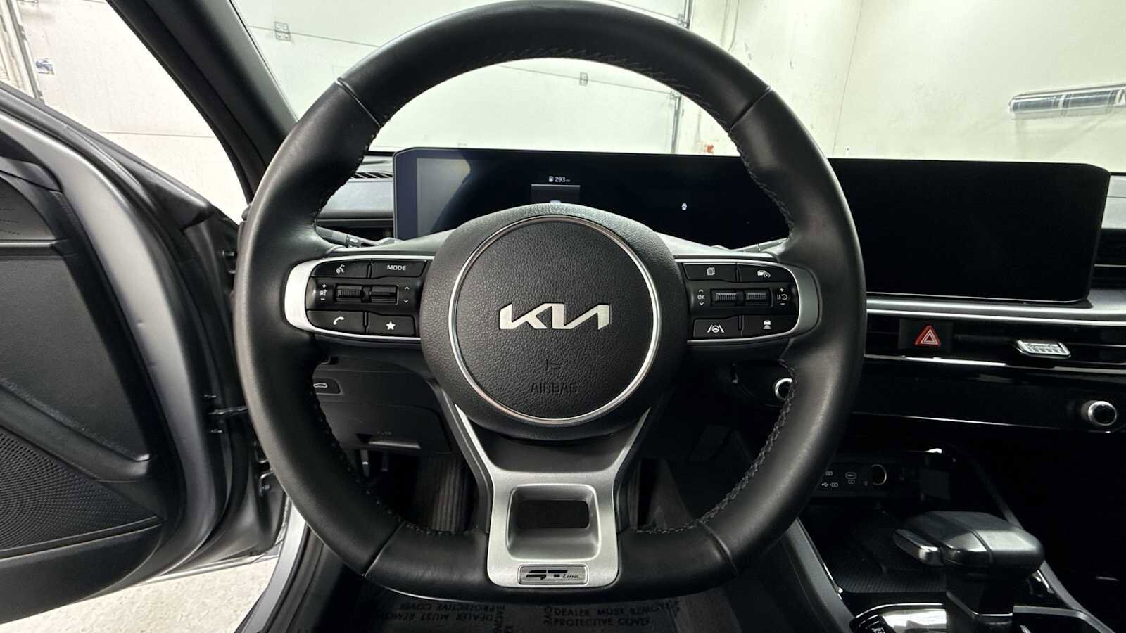 Thumbnail: 2025 Kia K5 - 16