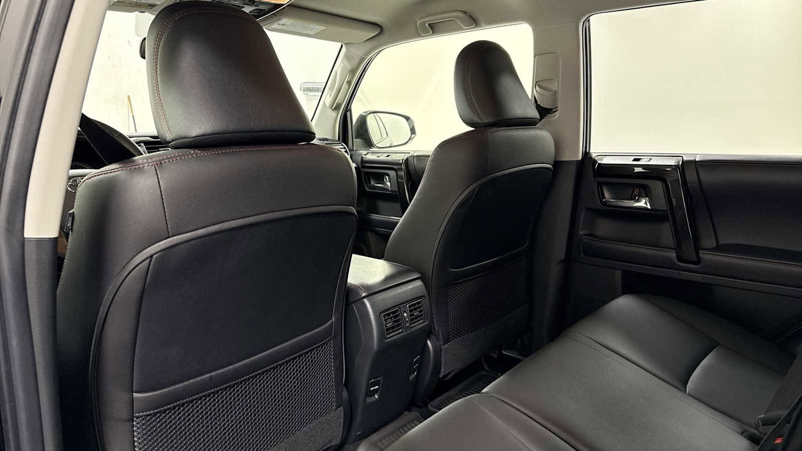 Thumbnail: 2018 Toyota 4Runner - 25