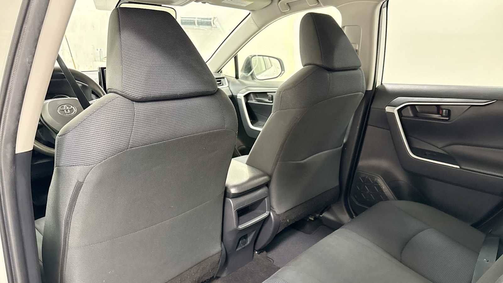 Thumbnail: 2019 Toyota RAV4 - 24