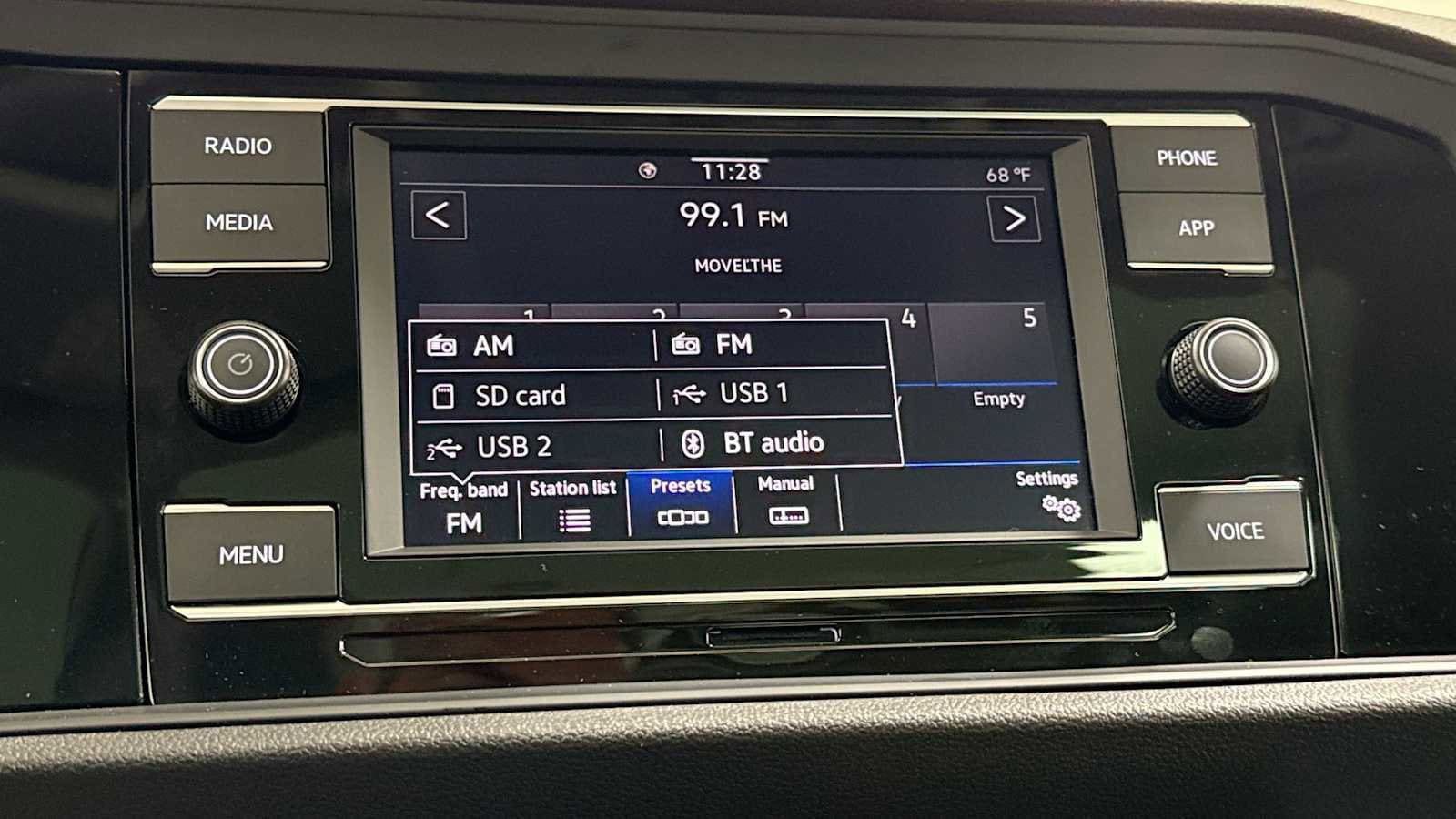 2024 Volkswagen Jetta SE 18