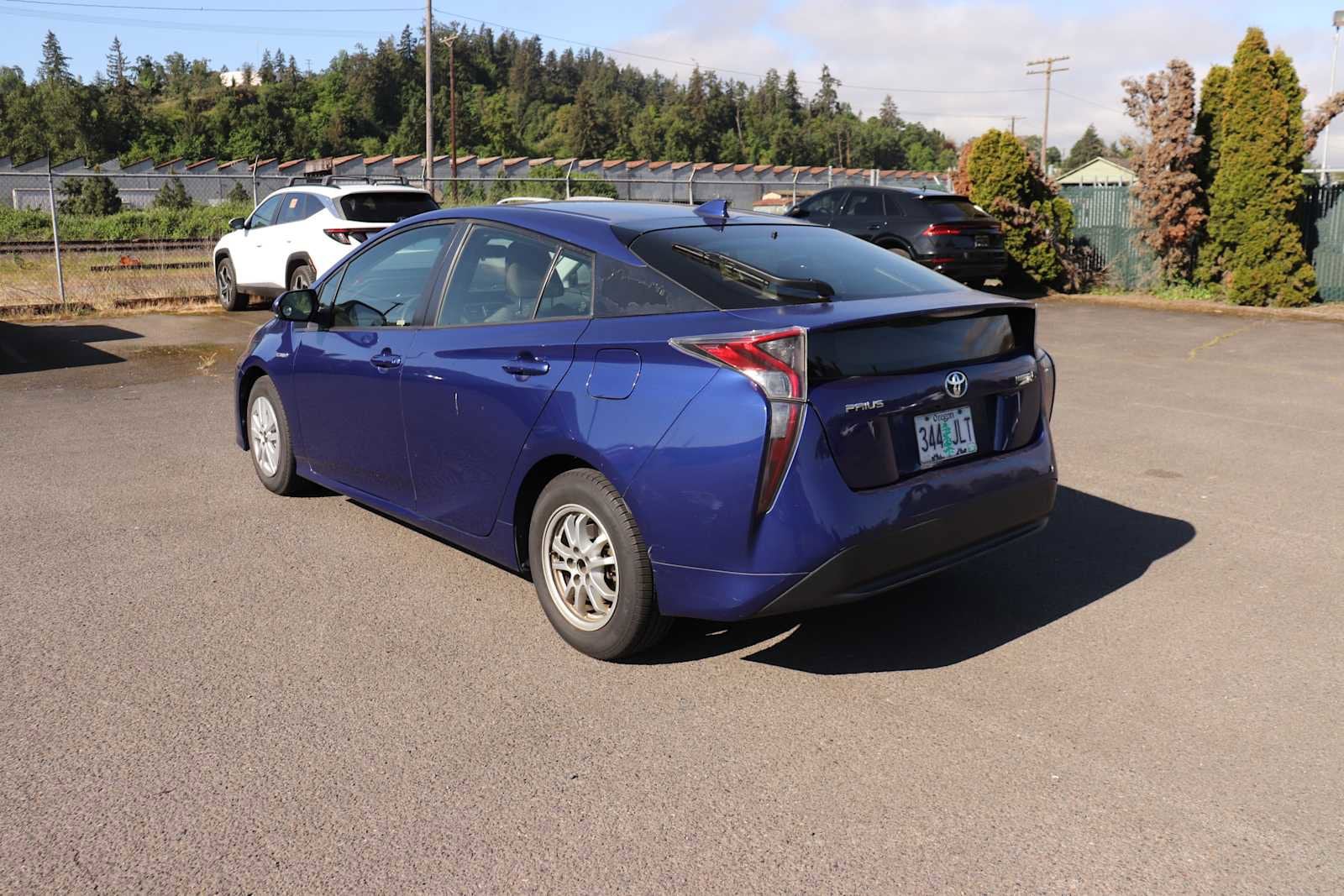 Thumbnail: 2016 Toyota Prius - 6