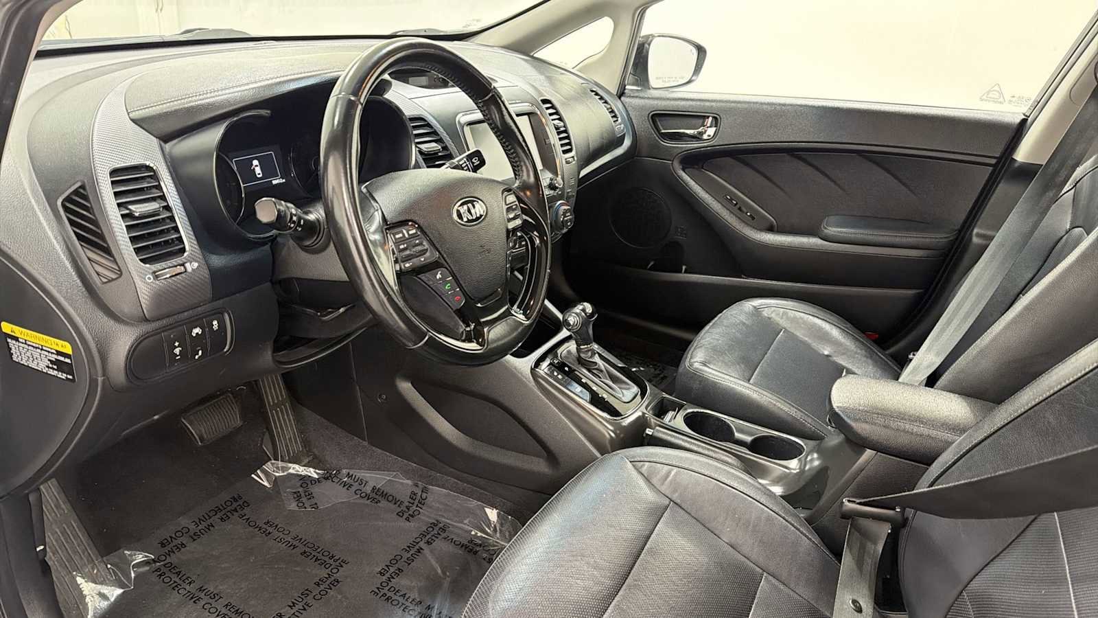 Thumbnail: 2017 Kia Forte - 12