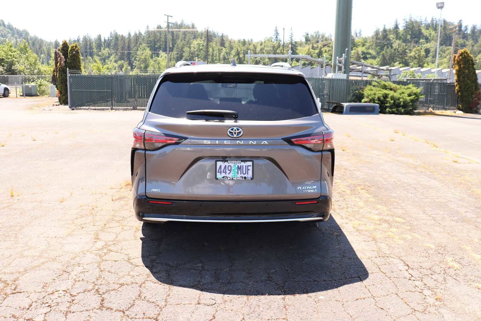 Thumbnail: 2021 Toyota Sienna - 6