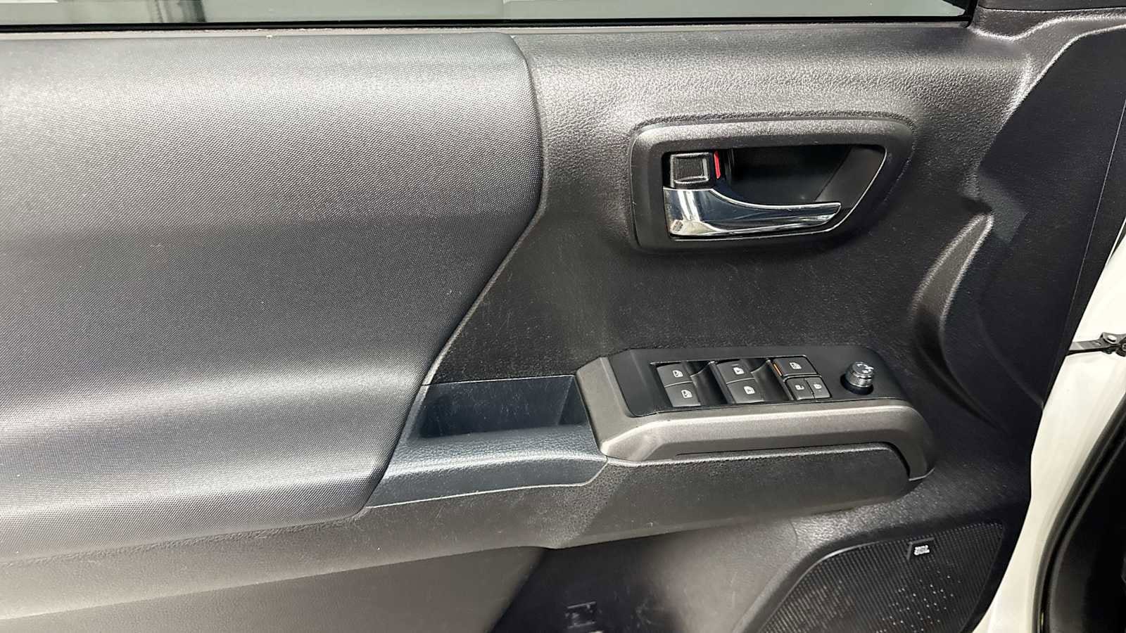 Thumbnail: 2021 Toyota Tacoma - 15