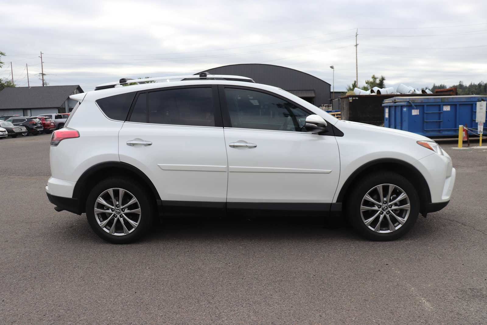 Thumbnail: 2016 Toyota RAV4 - 4