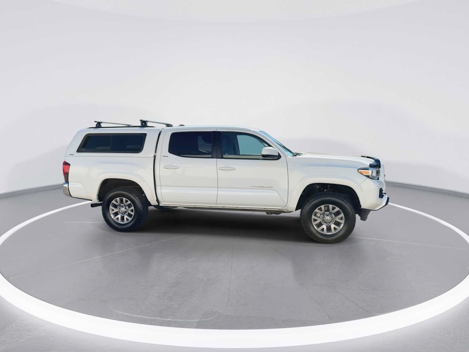 Thumbnail: 2018 Toyota Tacoma - 9